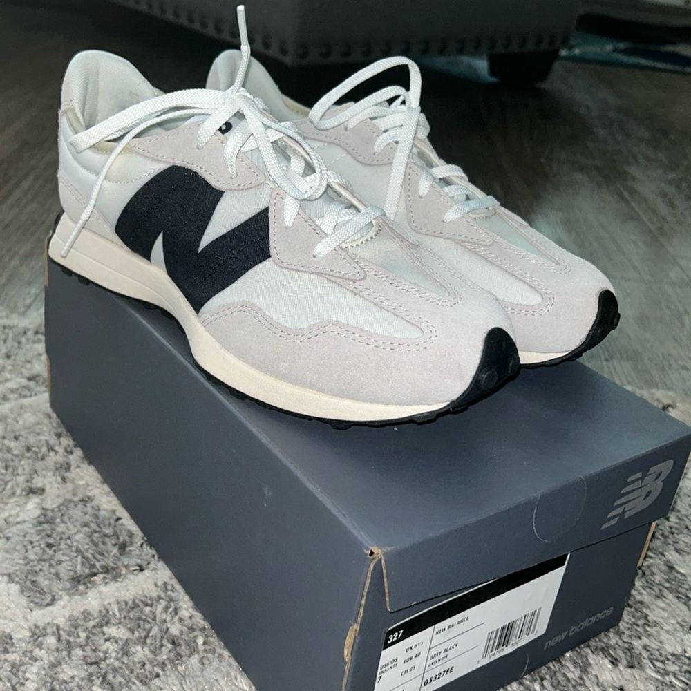 “BRAND NEW” New Balance Big Kids 327